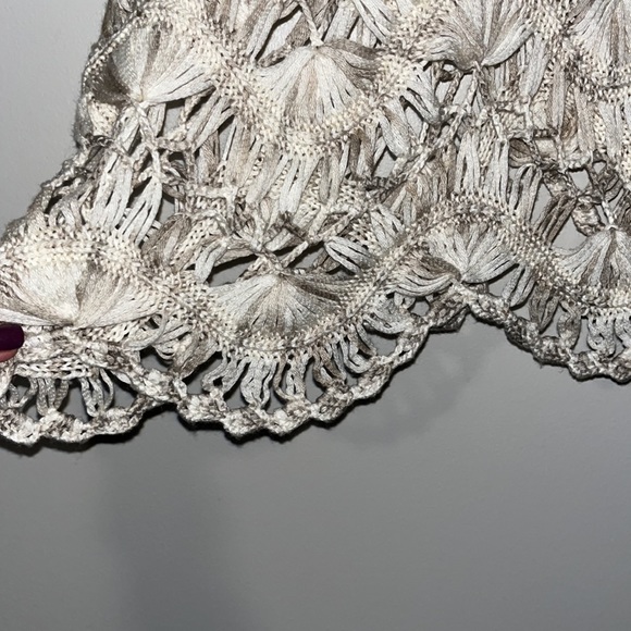 Morning Apple Crochet Short Sleeve Sweater. Size Large. Cream, Tan Color - Picture 4 of 5